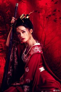 ​李沁，何必装甜