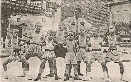 香港电影发烧友（香港影坛的大佬聚齐这部电影）