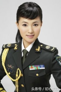 ​国家一级演员、歌唱家雷佳，美丽动人