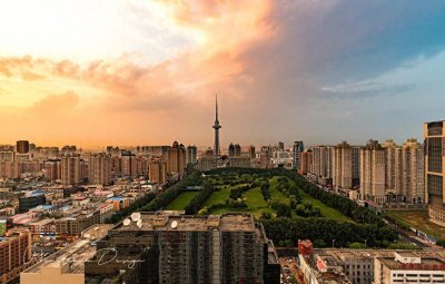 ​龙塔于2000年建成开放，塔高336米，为亚洲第一、世界第二高钢塔