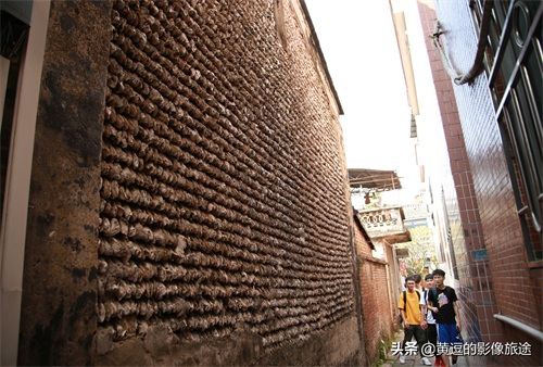 广东明清古镇藏神秘古“蚝宅”！数万蚝壳鳞次栉比引爆密集恐惧