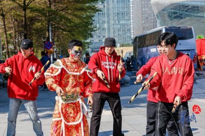 ​Chaoyang Yingge Electrifies the Street in Guangzhou