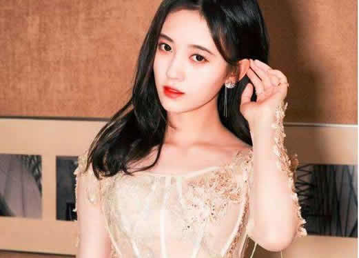 鞠婧祎泳装照片 看鞠婧祎穿泳装有多美