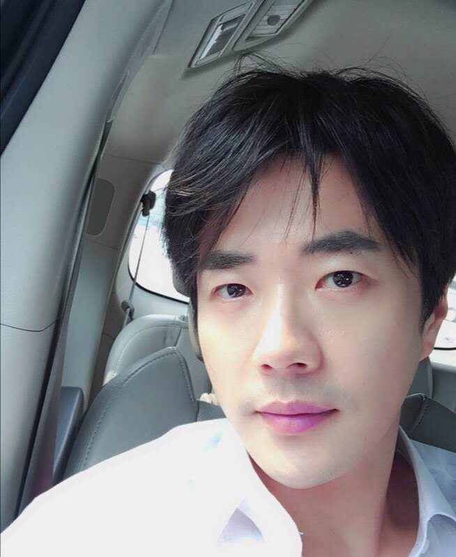 权相佑否认非法赌博，现出席活动澄清，发福走样变油腻大叔