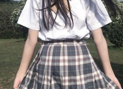 ​额头宽适合什么发型（轻易别学童瑶这发型）