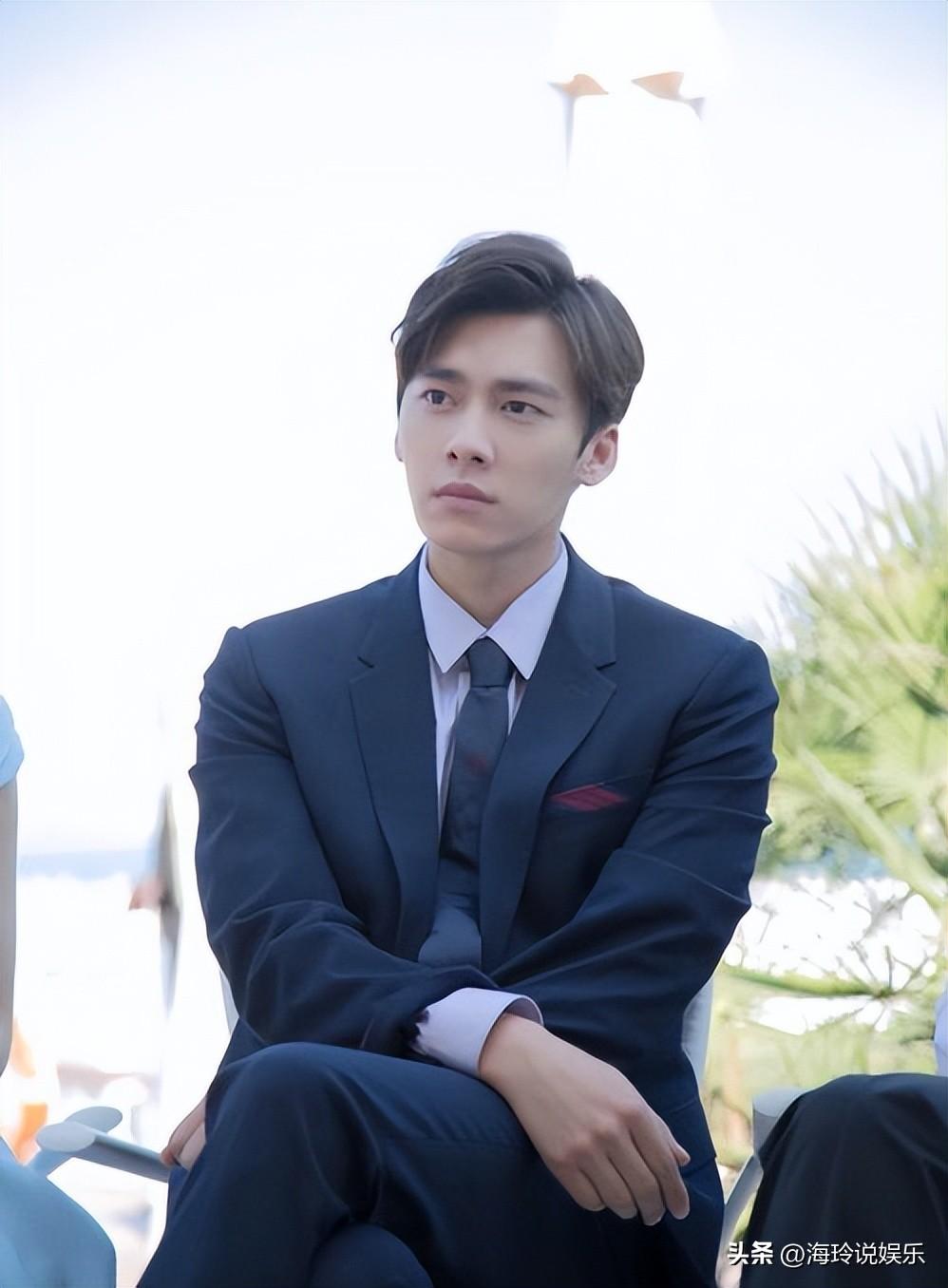 李易峰简介 ：身家资产过亿，年轻帅气，为什么还要去嫖娼？