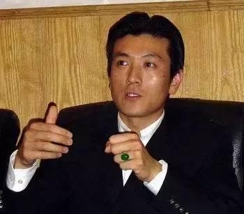 杨子为什么要打黄圣依（夏河都怕被杨子追杀）