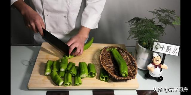 油焖尖椒有几种做法 厨师长教你油焖尖椒的家常做法(2)