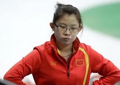 ​冰壶女神王冰玉，丈夫是高材生，今退役多年经商当了老板