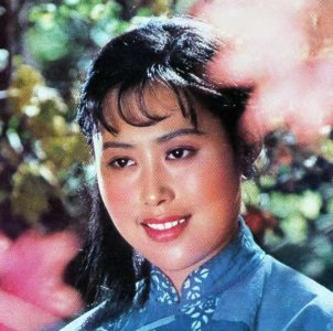 ​脸上有痣不好看？这几位女星楚楚动人，风情万种！看看谁最美？