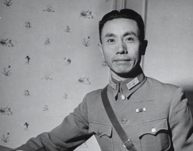 ​徐培根躲过杀身之祸后，官至民国陆军二级上将，还娶了北大校花