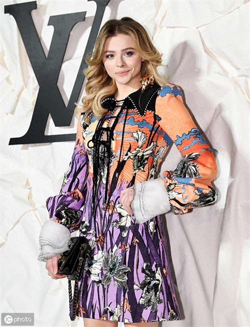 《海扁王》的超杀女莫瑞兹，为LV站台，小脸特别白