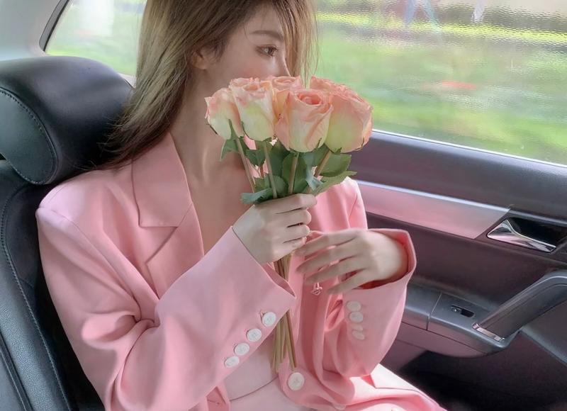 沈娜沈腾是龙凤胎（沈腾和姐姐私下合照被扒）