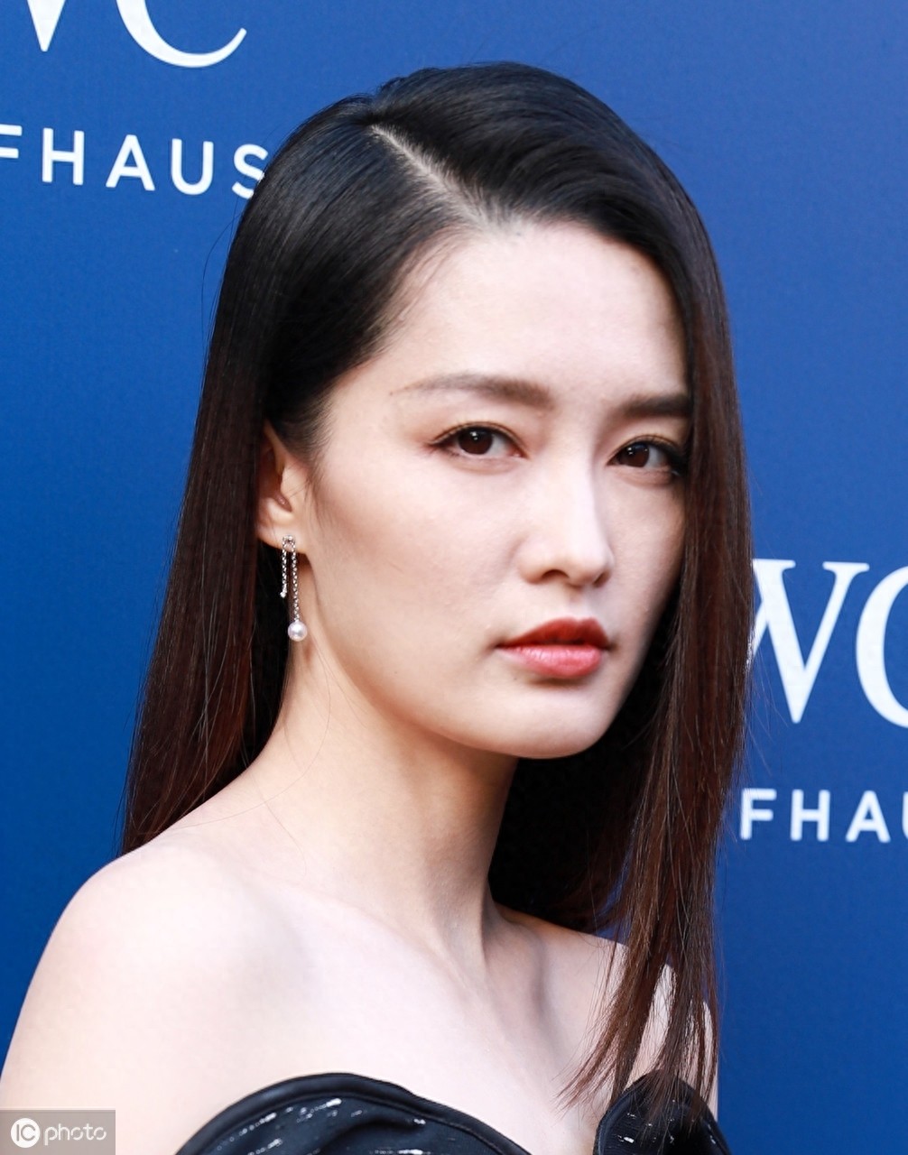 《红楼梦》中大家闺秀薛宝钗，一袭水袖玲珑，比黛玉都多了些仙气