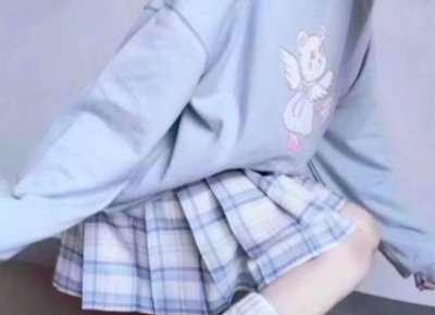 ​蓝色婚纱（梦见穿蓝色婚纱）