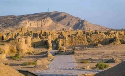 ​世界公认的第一座摩天大楼，始建于1885年，屹立60年不倒