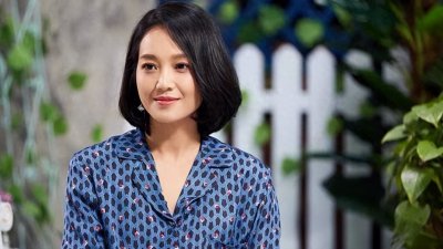 ​主持人朱丹：我这辈子最聪明的决定，就是再婚嫁给周一围