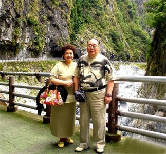 ​朱逢博的丈夫施鸿鄂：那年雨夜女追男，一生未对妻子说“我爱你”