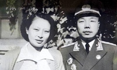 ​1985年萧华上将病逝，相爱46年的妻子悲痛自责：我犯了大错误