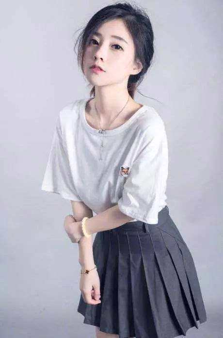 冯提莫与干爹13分钟视频遭疯传 网友喊话:让我上车!