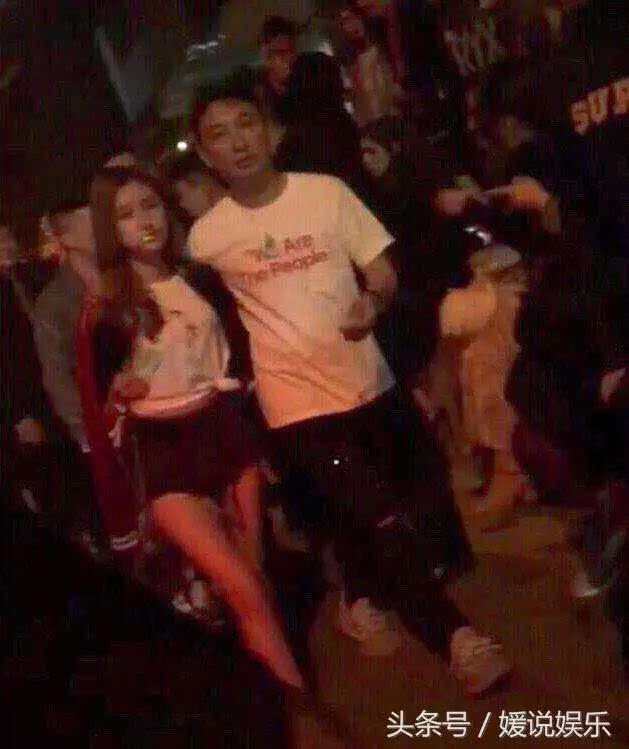 冯提莫与干爹13分钟视频遭疯传 网友喊话:让我上车!