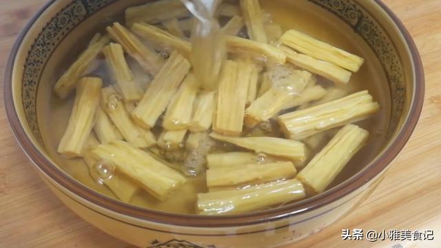 怎么泡腐竹软得快(泡腐竹有技巧第一步做对了)(3)