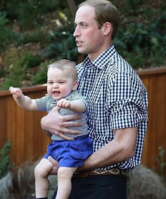 路易小王子近照曝光,长相呆萌可爱到爆,小表情实力抢镜