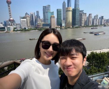 ​王祖蓝女儿身高好优越，2岁就长到爸爸腰部了，李亚男基因真强大