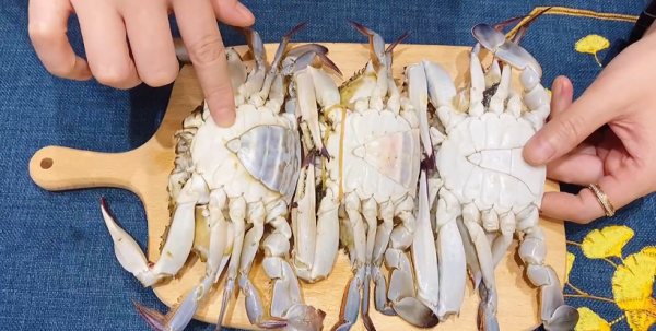 怎么判断梭子蟹能不能吃,梭子蟹哪个部位不能吃图解图5