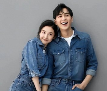 ​独家揭秘：唐艺昕婚后巨变！老公张若昀乍看一样，她却似焕发新生