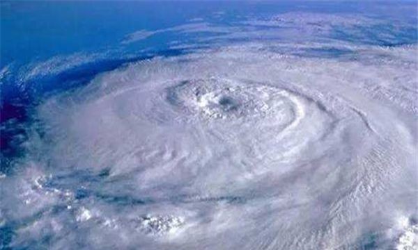 世界上最大台风（几乎是毁灭性的伤害）(4)_