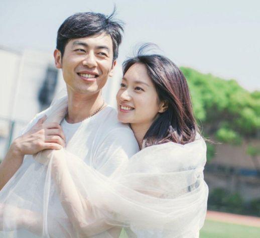 她因戏生情，三年生两女，被称为最干净女星，今老公红得一塌糊涂