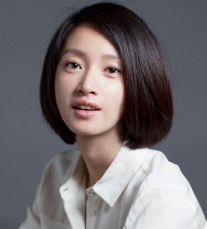 她因戏生情，三年生两女，被称为最干净女星，今老公红得一塌糊涂