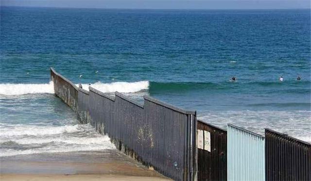 美墨边境：世界上最繁忙的边界，一边是地狱，另一边是天堂！