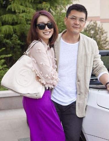 相爱12年最终离婚，现任是小7岁漂亮演员，如今47岁成赢家