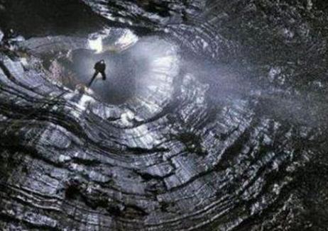 井口23厘米却被评为世界上最深的井，网友表示不相信