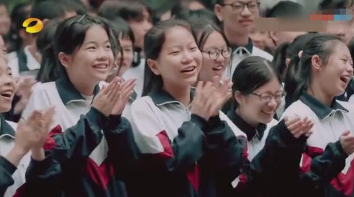 《少年说》初中女生上台表白,说出表白对象后,所有人都惊呆了!