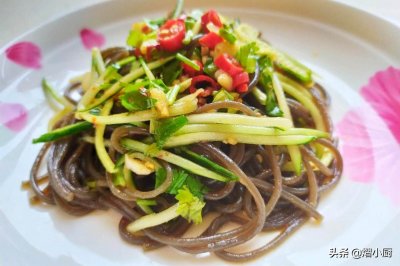 ​教你做好吃的凉拌蕨根粉，酸甜鲜辣，多加一步，做好比饭店的好吃