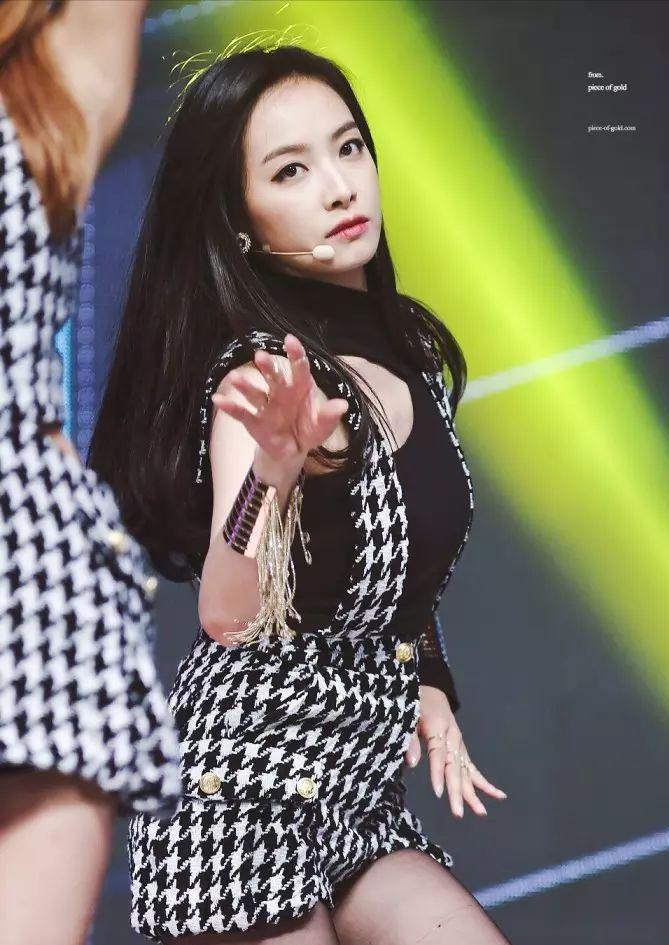 宋茜全开麦唱跳太惊艳 | 天生爱豆、水土不服?不温不火太可惜