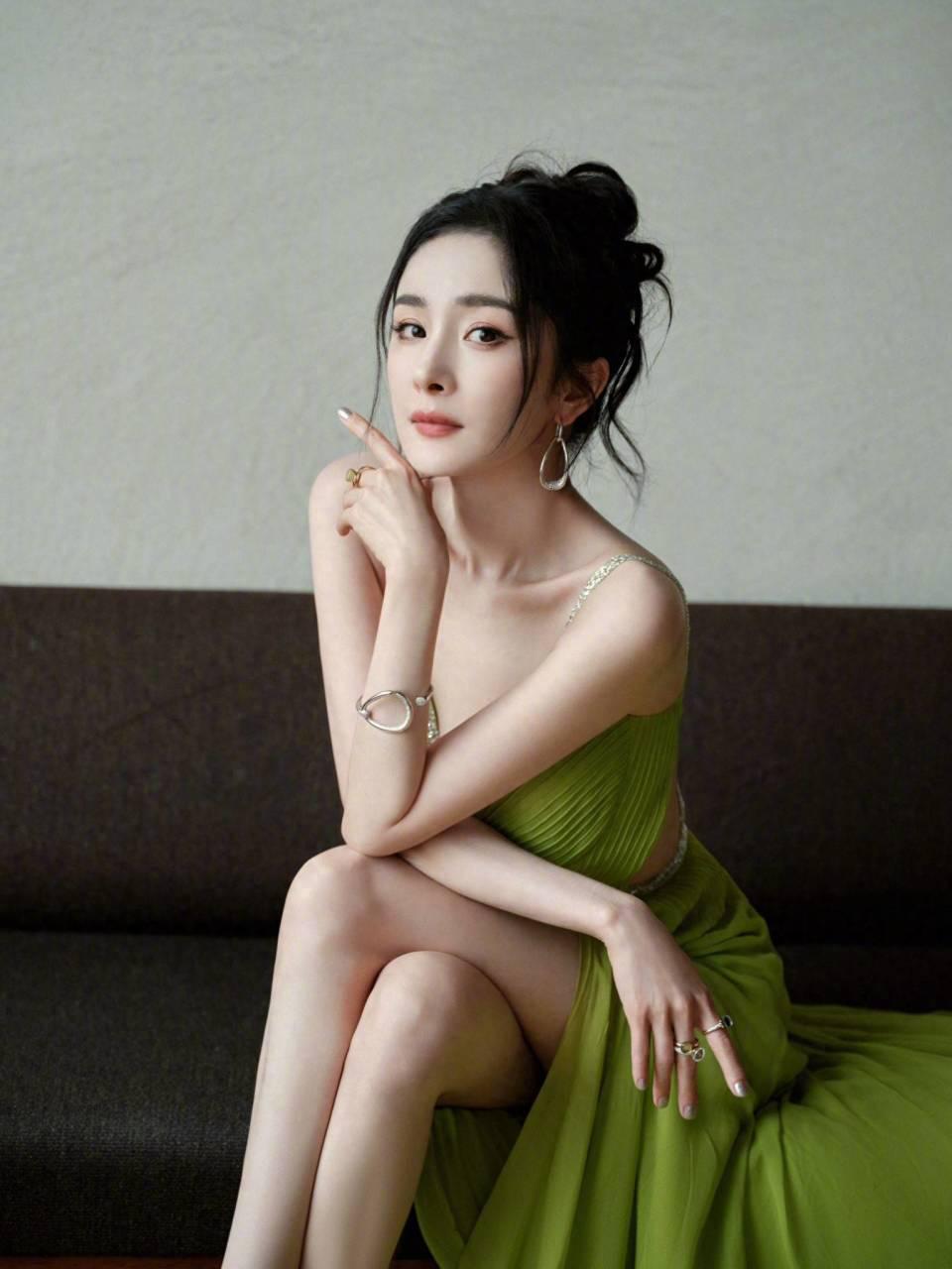 杨幂唐嫣又双叒撞角了!从闺蜜到陌路,从赵默笙到冯太后,这宿命感绝了