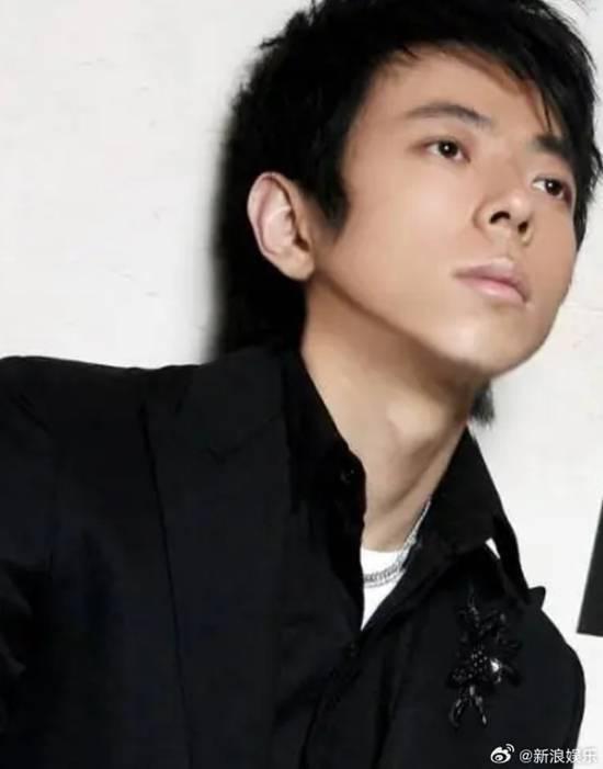 李荣浩被回旋镖？吴向飞称李荣浩曾唱其写的歌没给钱