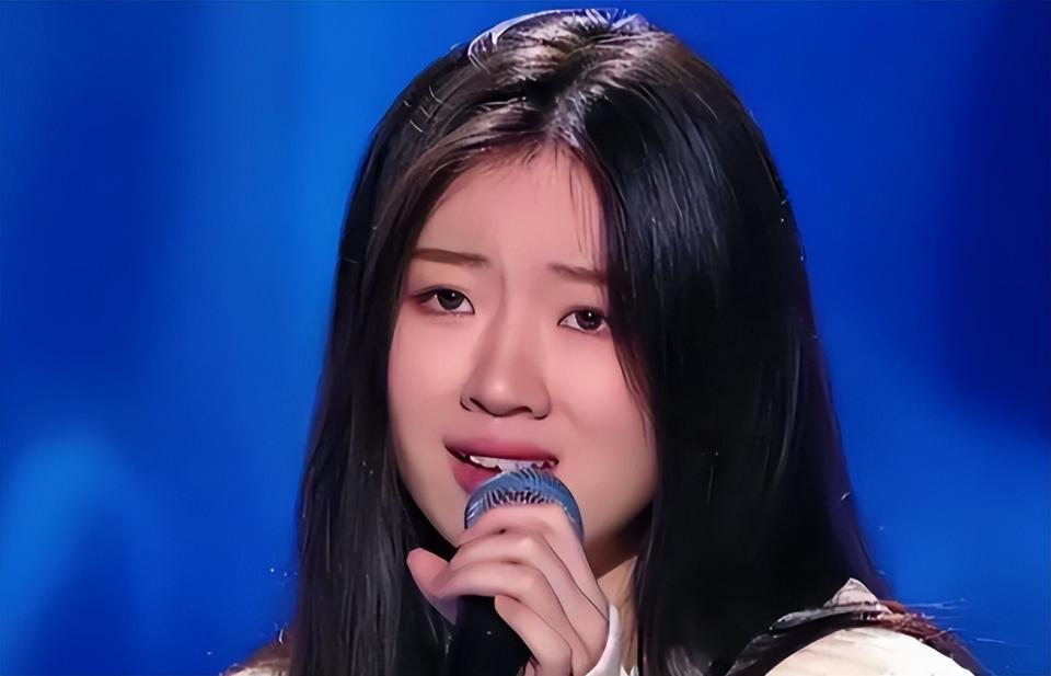 单依纯被官媒发长文批评，言辞犀利，真是一点脸面都不给留