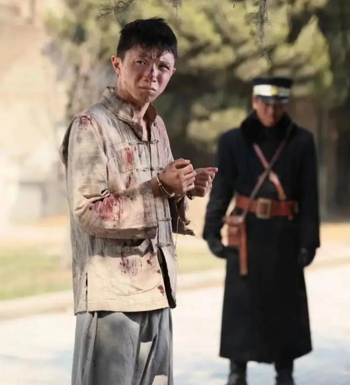 《冬去春来》他半路出家，颜值不高却不输科班，老婆漂亮儿女双全