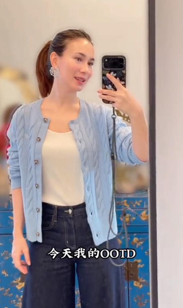 卢靖姗二胎后晒素颜，脸上长斑却被全网夸：这才是妈妈最真实样子