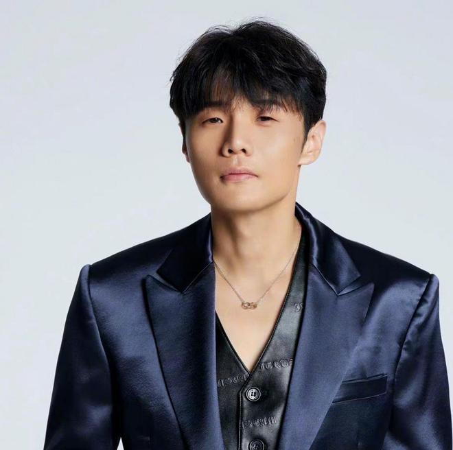 偷鸡不成蚀把米！想让李荣浩道歉赔钱却全网社死，吴向飞要遭殃了