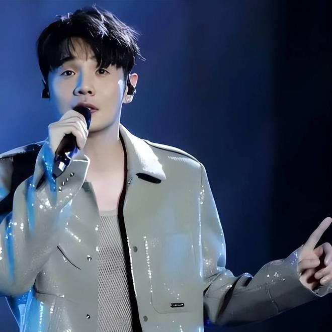 偷鸡不成蚀把米！想让李荣浩道歉赔钱却全网社死，吴向飞要遭殃了