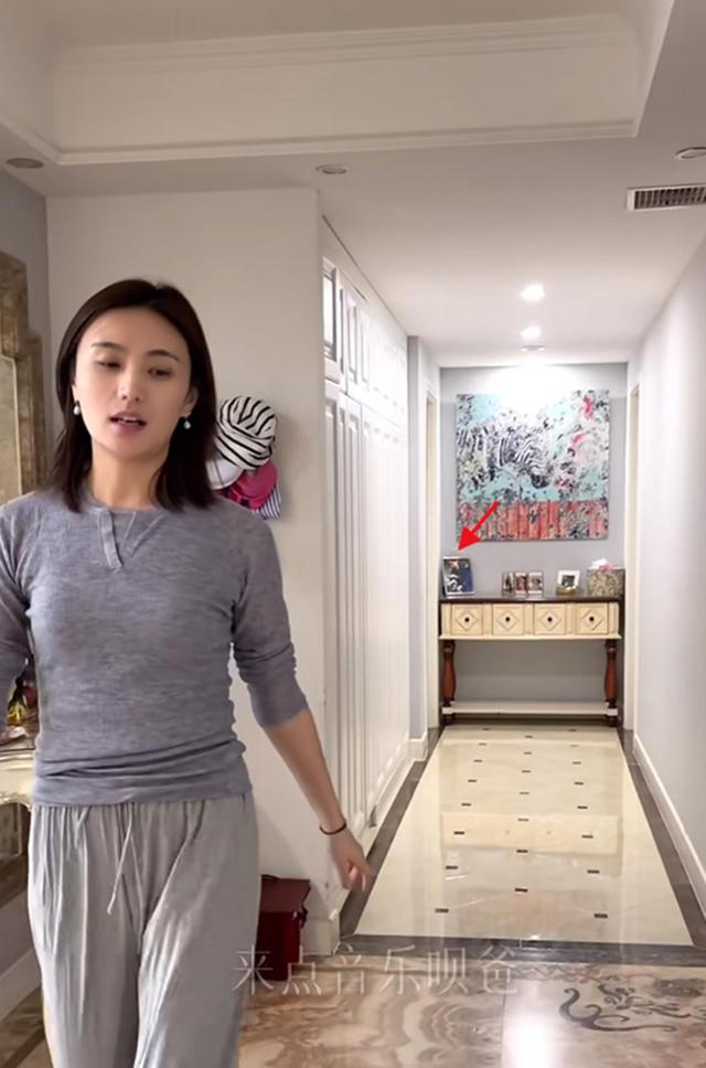 海哈金喜回应离婚后家里摆李亚鹏照片，谈复婚和前夫反应如出一辙