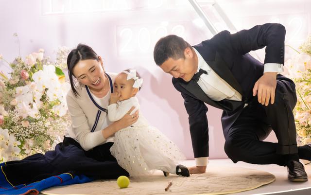 海哈金喜回应离婚后家里摆李亚鹏照片，谈复婚和前夫反应如出一辙