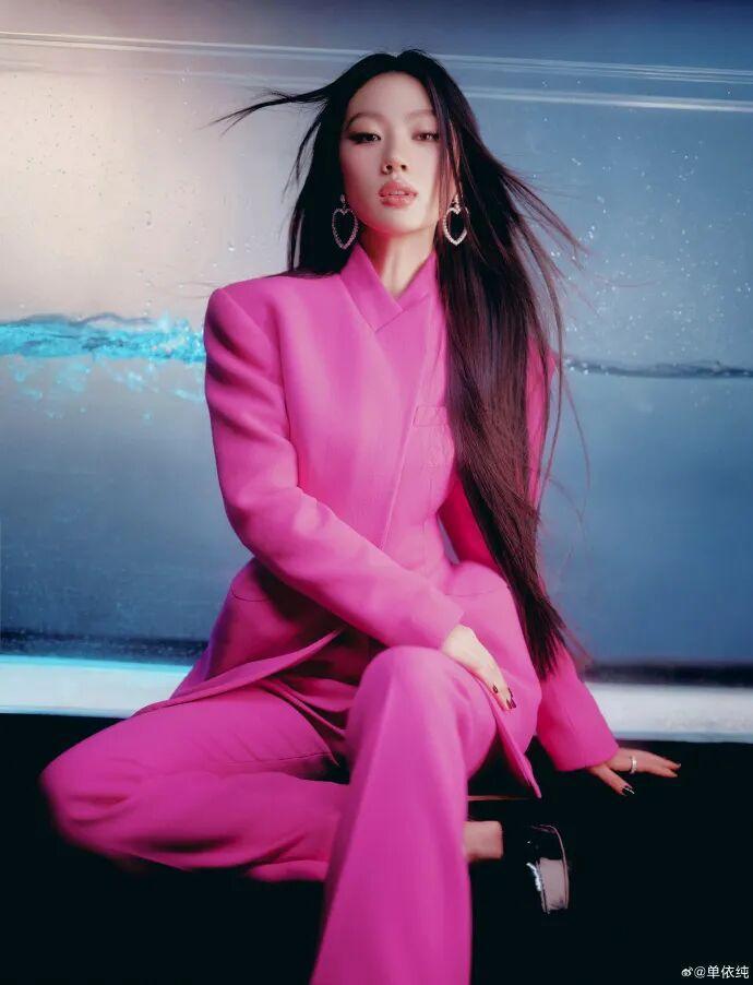 单依纯演唱会开启自愿免责退票流程,此前5场演唱会门票均售罄