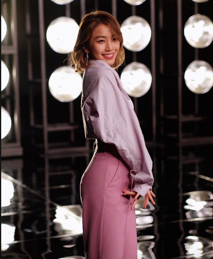 秦沛女儿离巢TVB闯好莱坞,早年抑郁症再复发,家人陪伴走出困境